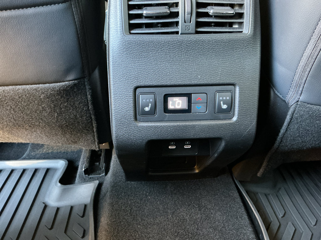 Used 2025 Mitsubishi Outlander SEL AWD/4WD image 11