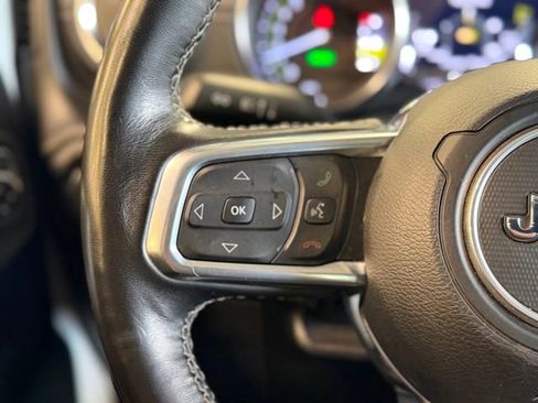 Used 2022 Jeep Wrangler Unlimited Sahara w/ Cold Weather Group AWD/4WD image 24
