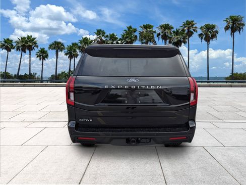 Used 2025 Ford Expedition Active image 7