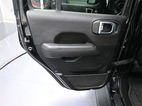 Used 2023 Jeep Wrangler Unlimited Sahara w/ Cold Weather Group image 15