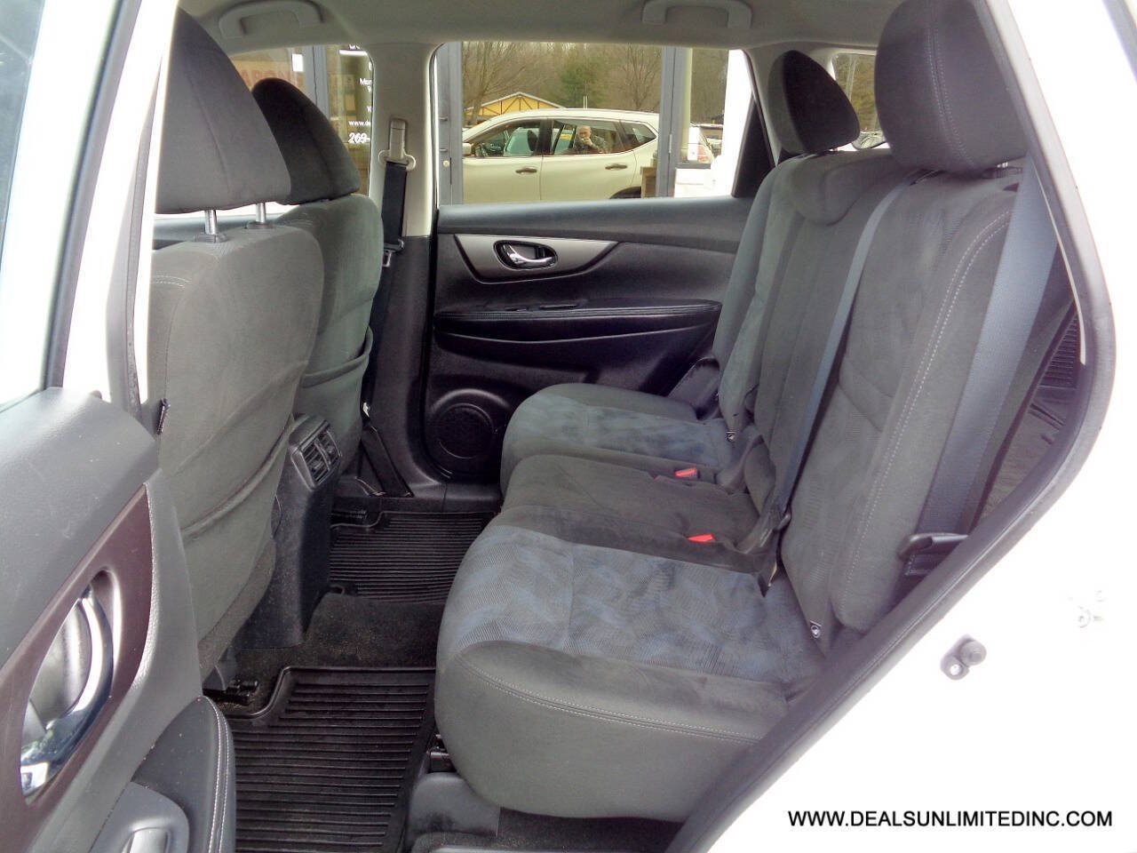 Used 2016 Nissan Rogue S AWD/4WD image 14