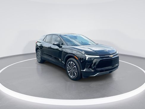 Used 2024 Chevrolet Blazer EV LT AWD/4WD image 2