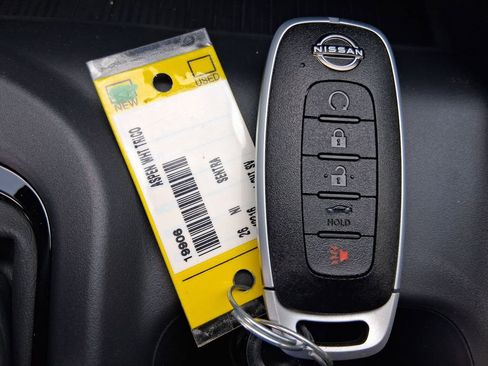 New 2026 Nissan Sentra SR w/ Floor Mat Package FWD image 33