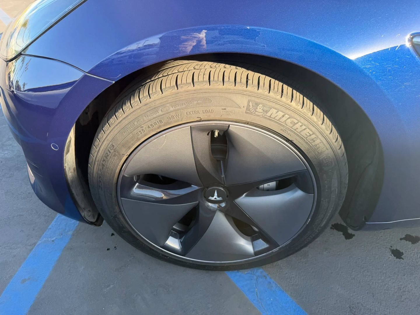 Used 2018 Tesla Model 3 Long Range RWD image 31