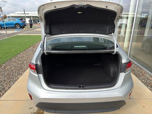 Used 2023 Toyota Corolla LE image 8