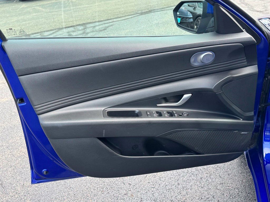 Used 2023 Hyundai Elantra Limited FWD image 30