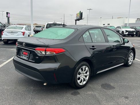 Used 2023 Toyota Corolla LE image 5