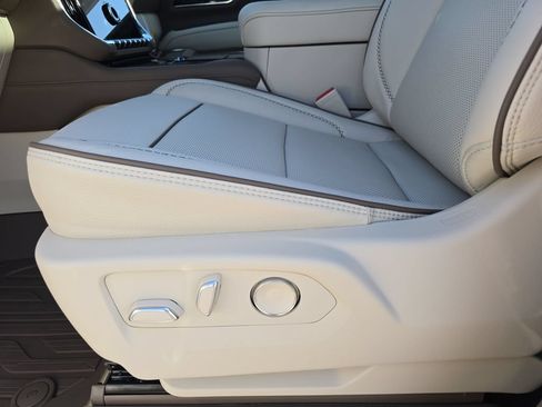 New 2026 GMC Yukon Denali w/ Denali Reserve Package AWD/4WD image 29