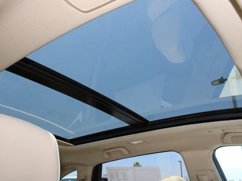 Used 2022 Acura RDX AWD w/ Advance Package image 6
