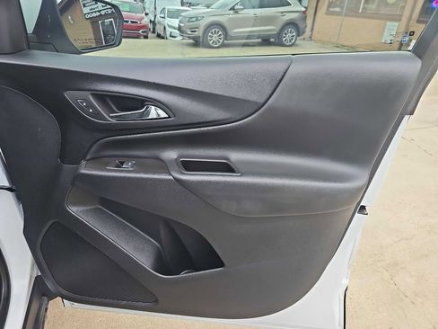Used 2023 Chevrolet Equinox LT image 18