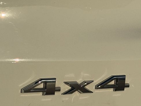 Used 2023 Jeep Compass Latitude w/ Convenience Group AWD/4WD image 7