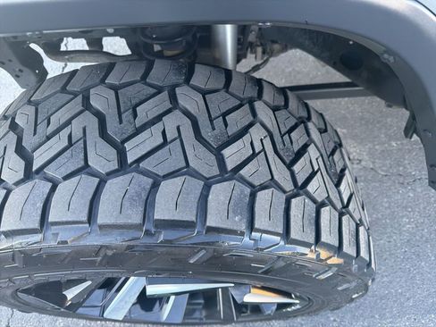 Used 2020 Jeep Gladiator Sport w/ Quick Order Package 24S image 9