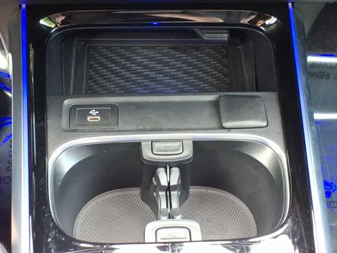Certified 2025 Mercedes-Benz GLB 250 4MATIC image 19