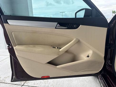 Used 2013 Volkswagen Passat 2.5 SE image 10