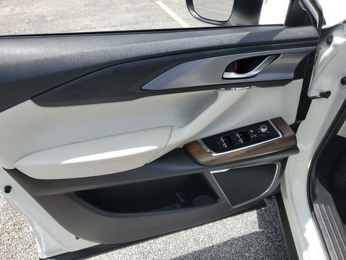 Used 2021 MAZDA CX-9 Signature image 16