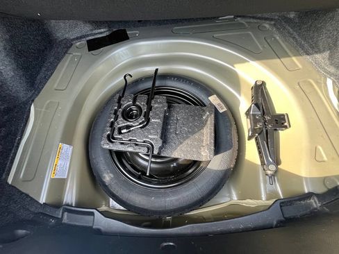 Used 2017 Toyota Corolla SE w/ Carpet Mat Package (TMS) FWD image 30