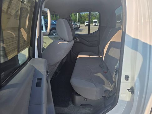 Used 2012 Nissan Frontier SV RWD image 8