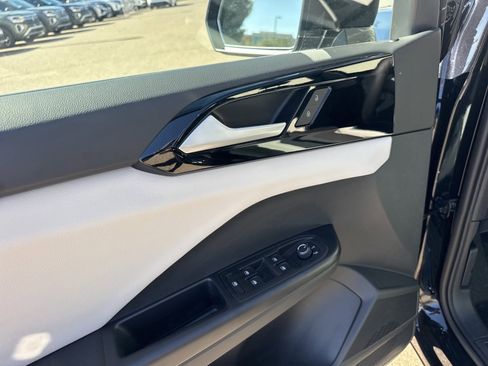 New 2026 Volkswagen Taos S image 12