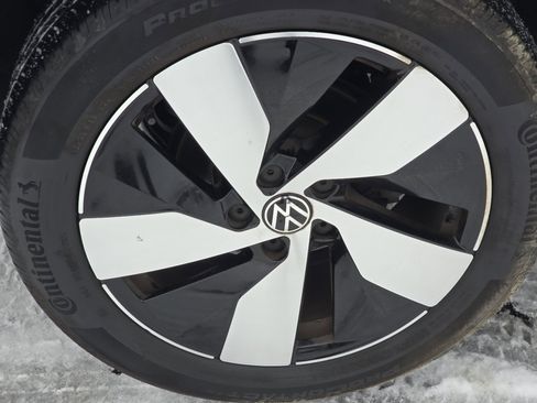 Used 2024 Volkswagen Taos S image 9