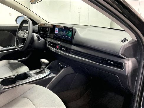 Used 2025 Kia K4 FWD image 19