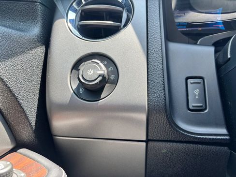 Used 2017 Ford Expedition Platinum RWD image 33