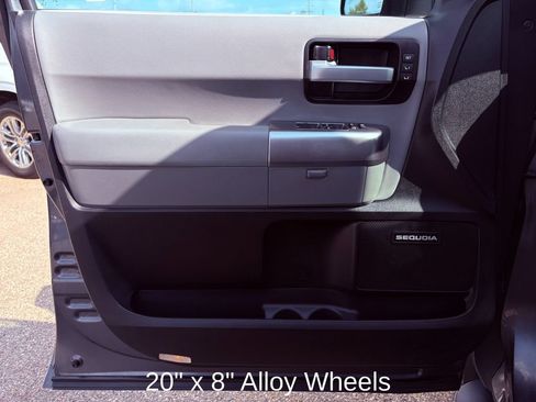 Used 2020 Toyota Sequoia Limited AWD/4WD image 10