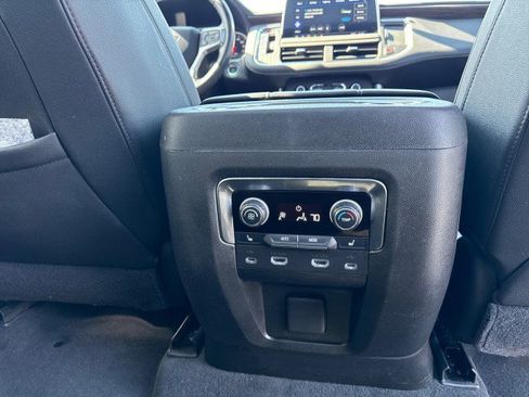 Used 2021 Chevrolet Suburban Premier image 17