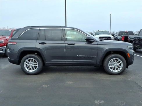 New 2026 Jeep Grand Cherokee Laredo image 18