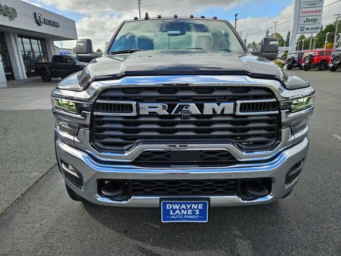 New 2025 RAM 5500 4x4 Regular Cab image 8