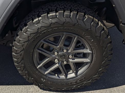 Used 2024 Jeep Wrangler Sport AWD/4WD image 7