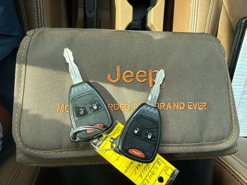 Used 2016 Jeep Wrangler Unlimited Sahara w/ Max Tow Package AWD/4WD image 22