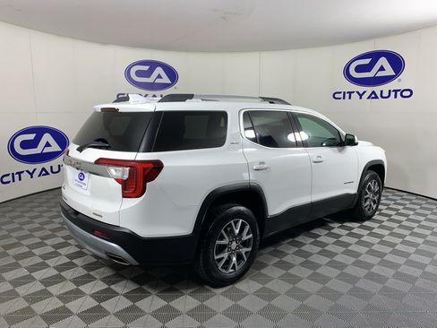 Used 2023 GMC Acadia SLT AWD/4WD image 3