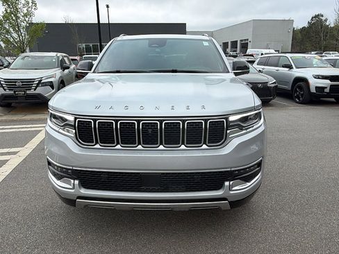 Certified 2024 Jeep Wagoneer Series III w/ Premium Group I AWD/4WD image 3
