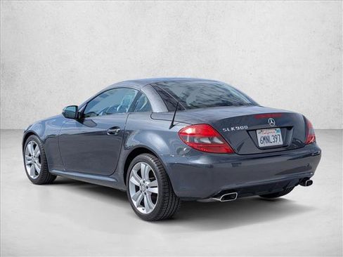 Used 2010 Mercedes-Benz SLK 300 image 7