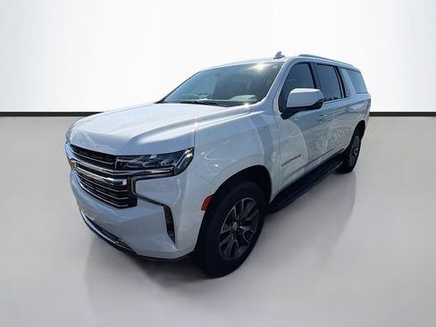 Used 2022 Chevrolet Suburban LT w/ LT Signature Package AWD/4WD image 5