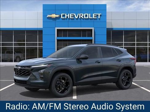 New 2026 Chevrolet Trax LT w/ Driver Confidence Package FWD image 2