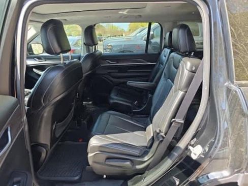 Used 2023 Jeep Grand Cherokee L Limited w/ Black Appearance Package image 7