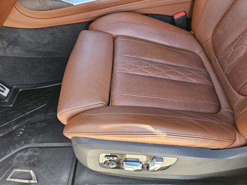 Used 2023 BMW X7 M60i w/ Executive Package image 17