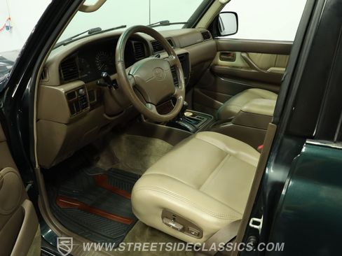 Used 1997 Toyota Land Cruiser w/ Collector's Edition Pkg AWD/4WD image 4