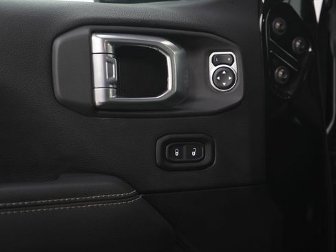 Used 2023 Jeep Wrangler Unlimited Sahara AWD/4WD image 21