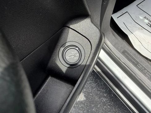 Certified 2024 GMC Terrain SLT AWD/4WD image 17