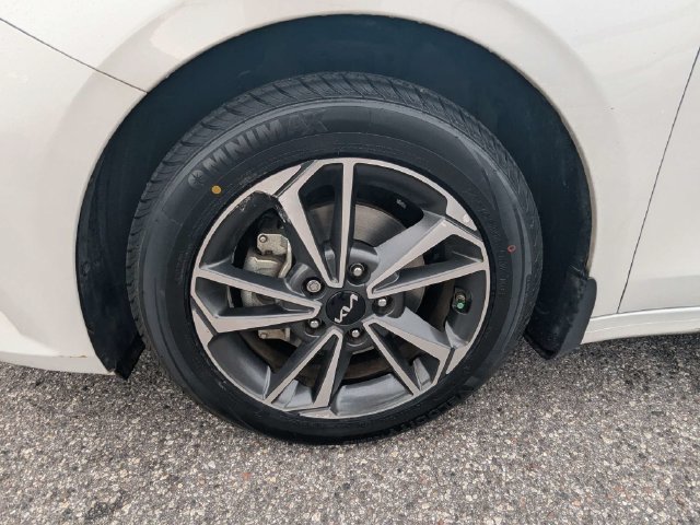 Certified 2023 Kia Forte LXS w/ LXS Technology Package FWD image 11