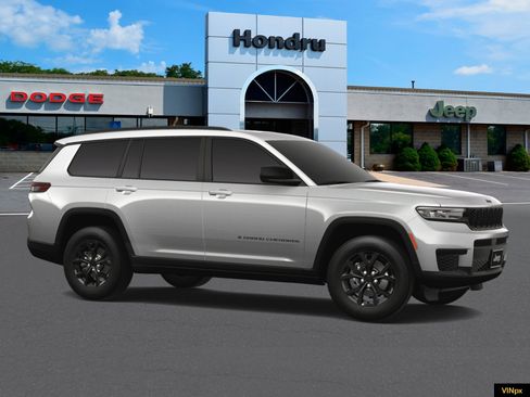 New 2025 Jeep Grand Cherokee L Altitude image 10