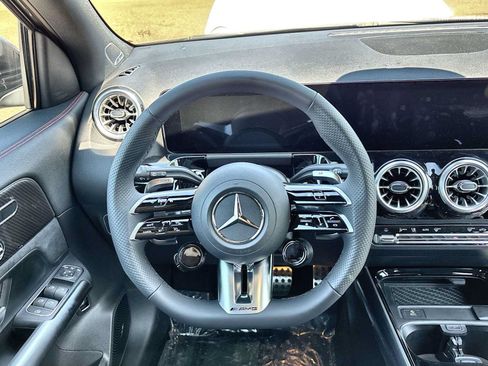 Used 2025 Mercedes-Benz GLA 35 AMG 4MATIC image 21