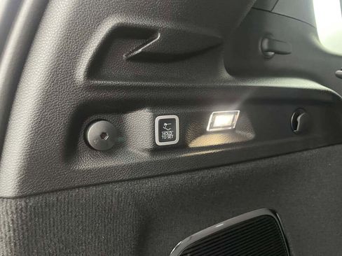 New 2025 Jeep Grand Cherokee L Summit w/ Luxury Tech Group V image 39