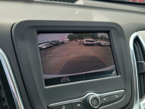 Used 2024 Chevrolet Equinox LS w/ LS Convenience Package FWD image 32