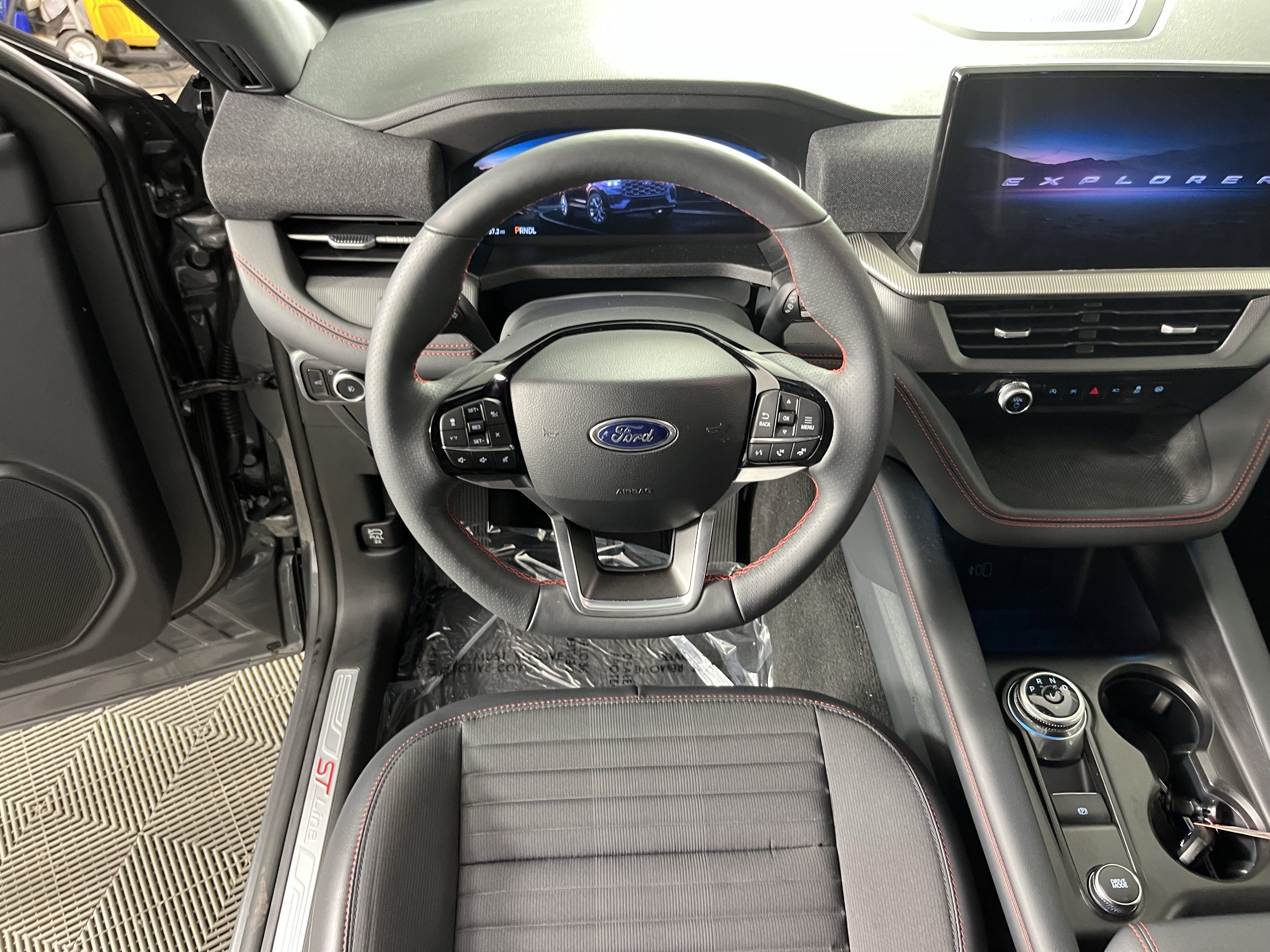 Used 2026 Ford Explorer ST-Line w/ ST-Line Street Pack AWD/4WD image 12