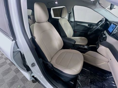 Used 2022 Ford Escape SE w/ Convenience Package image 29