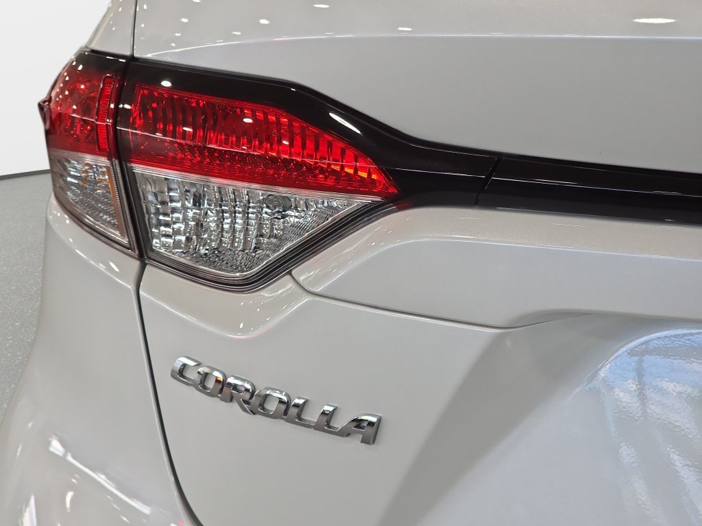 Used 2022 Toyota Corolla SE FWD image 25