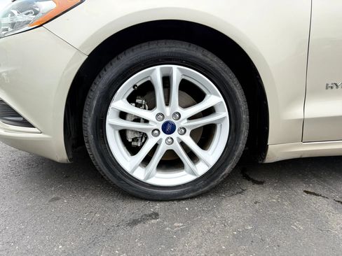 Used 2018 Ford Fusion SE FWD image 31